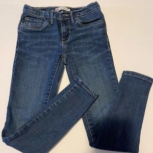 Dark Blue Levi jeans